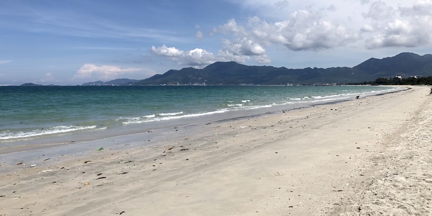 Doc Let Beach offers a peaceful seaside retreat with its fine white sand and clear turquoise water.