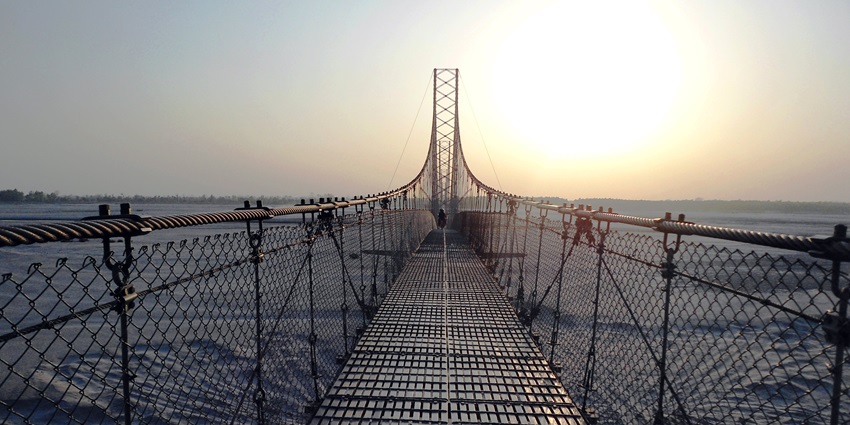 Dodhara Chandani Suspension Bridge offers breathtaking panoramic views of the river and surrounding landscapes.