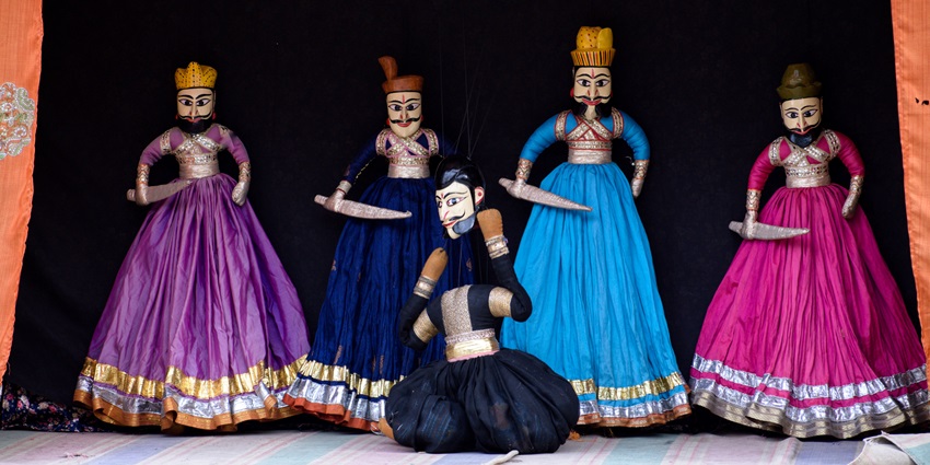 The picture shows a glimpse of a Rajasthan doll, a popular destination near the Albert Hall Museum.