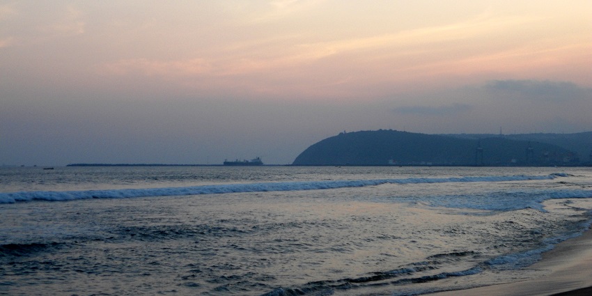Dolphin’s Nose is one of the famous places to visit in Vizag for couples with scenic viewpoints.