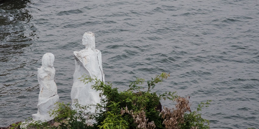 Dona Paula is popularly called ‘Lover’s Paradise’, reminiscent of a tragic love story.