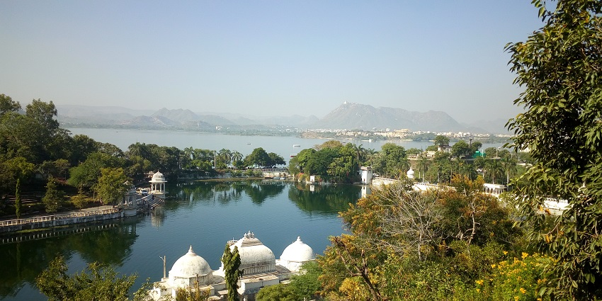 Dudh Talai is a peaceful lakeside spot with stunning views and is ideal for relaxation.