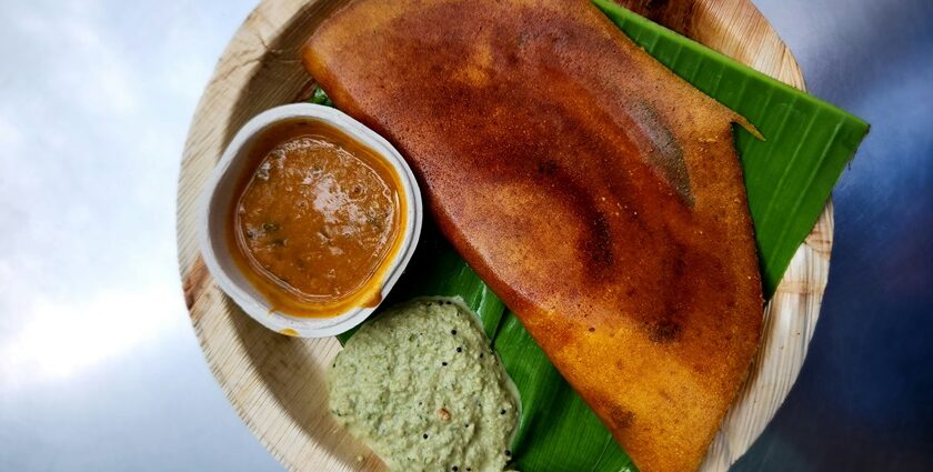 Dosa is one of the best street food in Raipur for tourists seeking south Indian flavours