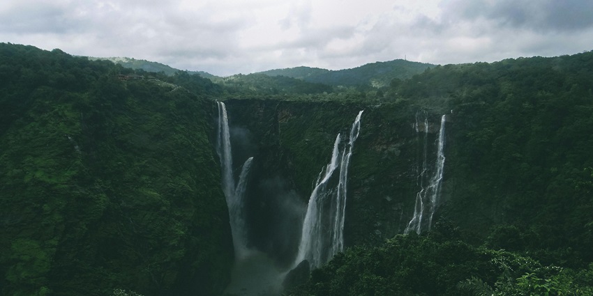 Duduma Waterfalls is one of the most natural and stunning Srikakulam waterfalls.