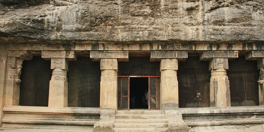 Dungeshwari Cave Temples are known for their religious significance and teachings.