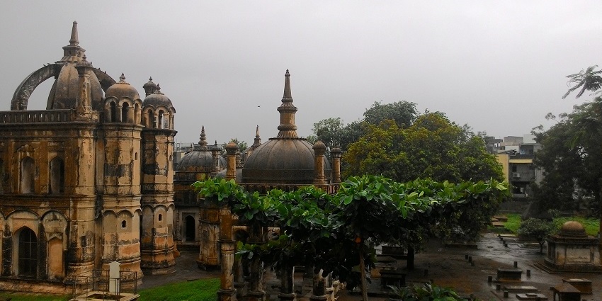 Dutch Garden is one of the best attractions to explore near the magnificent Surat Fort.