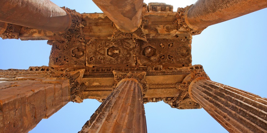 A glimpse of Dwarkadheesh Temple, one of the spiritual places to visit in Nathdwara.