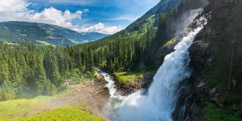 Eagle Nest Falls is one of the best waterfalls in Arunachal Pradesh for travellers.