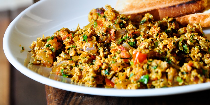 Egg Bhurji, a scrambled egg dish, is a famous street food in Anand Gujarat for non-vegetarians.