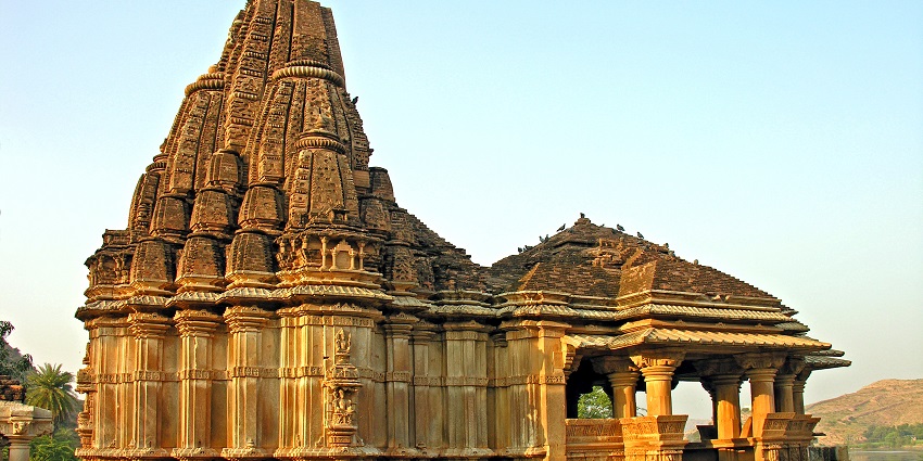 Eklingji Temple with its stunning architecture is one of the places to visit in Udaipur.
