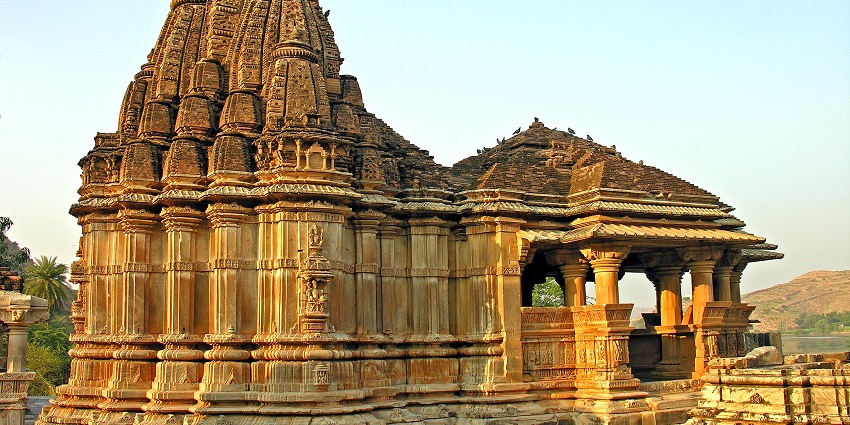 An image of the Eklingji Temple, a popular tourist spot near Jeel Water Park Udaipur.