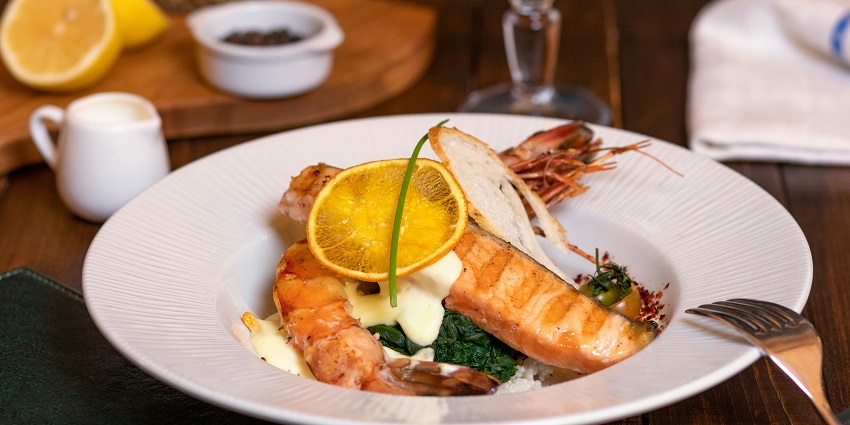Enjoy the delicious seafood which is one of the things to do in Calangute in Goa.