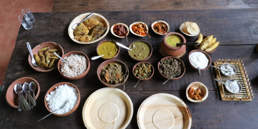 Enjoy seafood and shopping at the night market - one of the things to do in Arambol.