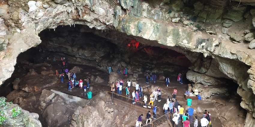 Borra Caves are one of the largest and deepest caves in India, a serene retreat.