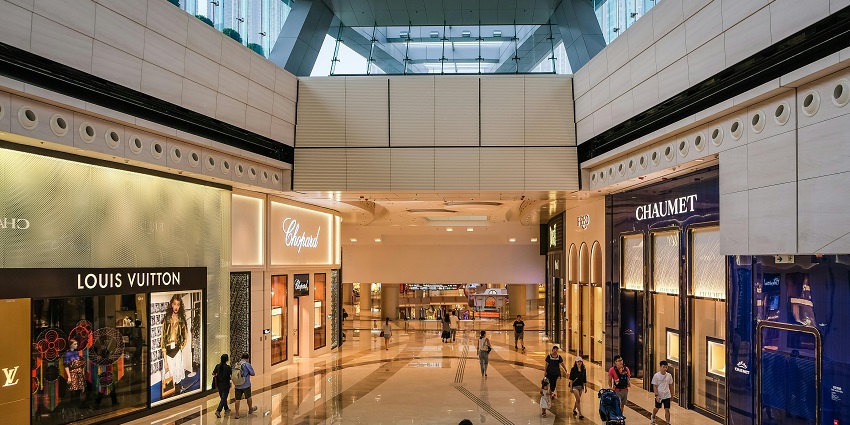 Eva is one of the best shopping malls in Vadodara to purchase fashion related items.