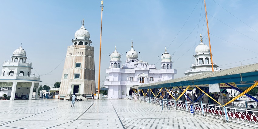 Takht Sri Damdama Sahib is one of the best places for a spiritual sojourn.