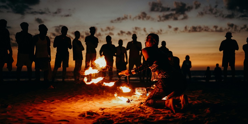 Enjoy the vibrant nightlife at this beach in Goa where you can watch live music performances