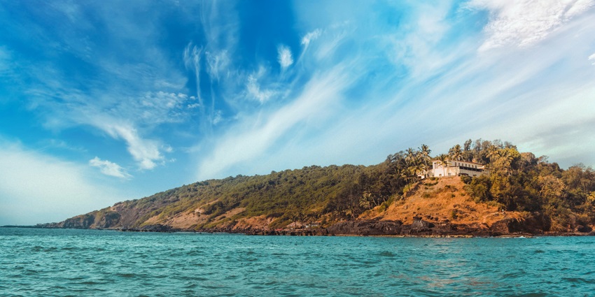 Baga Beach is a vivacious hotpot and hot destination located in the Indian state of Goa.