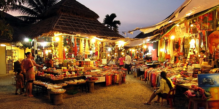 One of the best things to do in Baga Beach, Goa is to explore the Baga Night Market