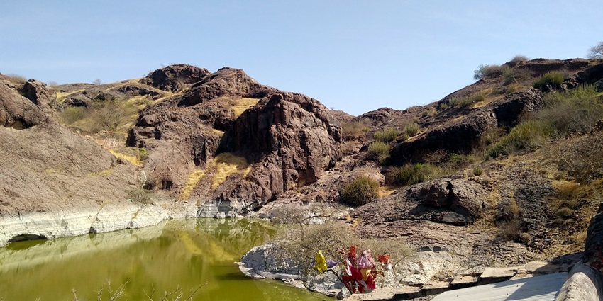 The Barmer Fort has exquisite historical value and is one of the best things to do in Barmer