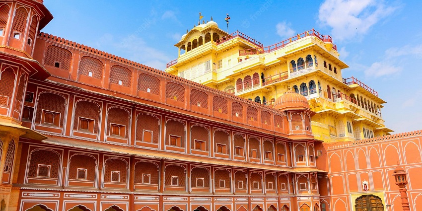 Visit the City Palace in Jaipur, the best thing to do in Jaipur, and explore the Rajput and Mughal architectural styles
