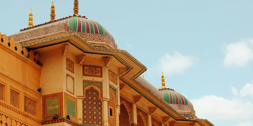 One of the things to do in Amritsar in 2 days is to visit the Gobindgarh Fort and watch live folk performances and a light show.