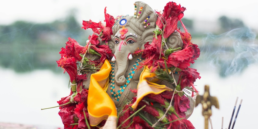 Exploring the Khade Ganesh Ji Temple is one of the best things to do in Nathdwara.