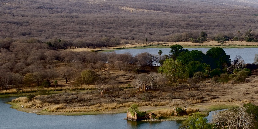A view of Padam Talao lake, visiting lake is one of the best things to do in Ranthambore.