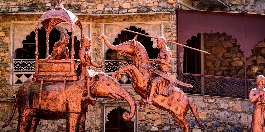 Silhouette of Maharana Pratap's 1576 fight with Mughals at the Haldighati battlefield.
