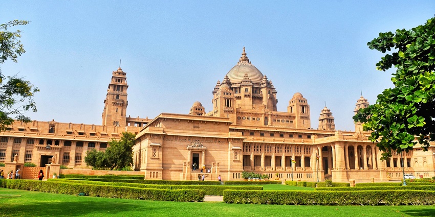 Rampuria Haveli in Bikaner, a historic mansion with stunning traditional architecture.