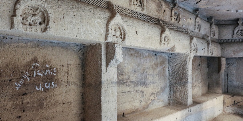 Along the hillside of Uparkot Fort lies the Buddhist caves dating back to the 2nd century.