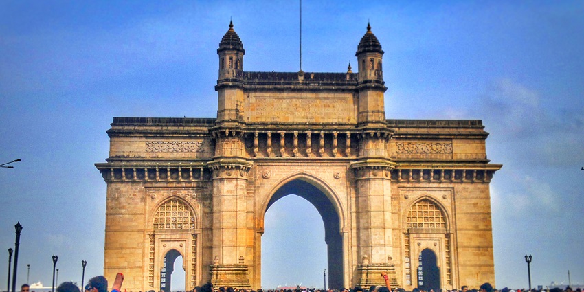 Exploring the historic Gateway of India is one of the best things to do in Maharashtra.