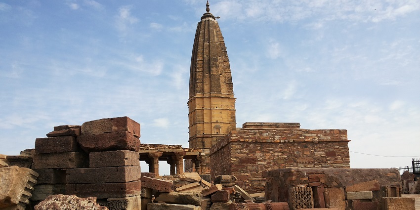 A picture of a historical temple, one of the best things to explore in Sikar