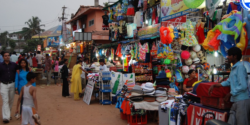 The busting Holiday Street in Calungate, selling authentic jewellery and local handicrafts
