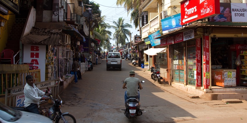 Walking on the iconic Tito’s Street is one of the best things to do in Goa at night