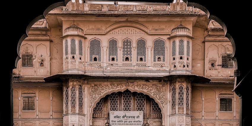 An image of the beautifully designed Maharani Mahal, reflecting the royal architecture.