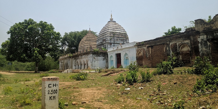 The sacred Old Maa Kaali Temple is one of the best spiritual attractions in the city.