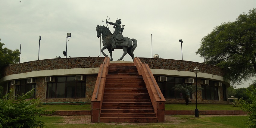 Prithviraj Smarak offers stunning views of Ajmer and the surrounding landscape.