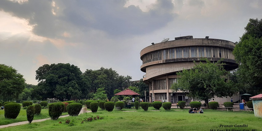 Paying a visit to the Punjab University Campus is one of the things to do in Chandigarh.
