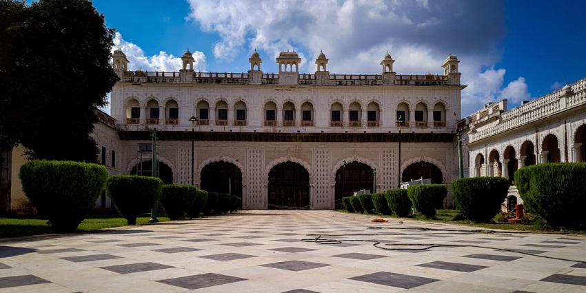Exploring the iconic Qila Mubarak is one of the famous things to do in Patiala, Punjab.