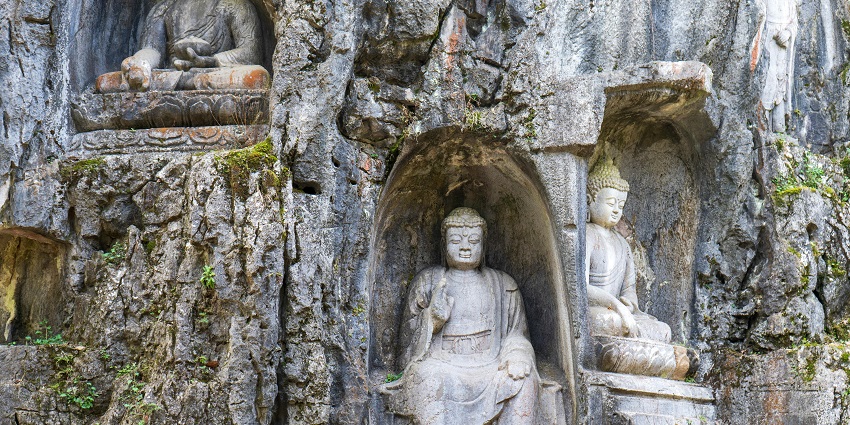 Marvelling at the intricate architecture is, probably, the best thing to do in Dhank Caves.