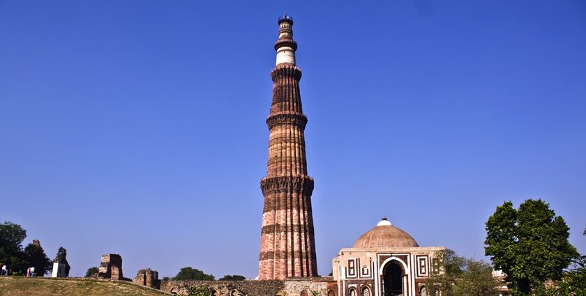 A scenic view of the popular monument of Delhi that has historical significance.