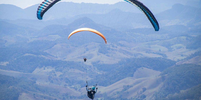 From weather to wind speed, there are many factors affecting Paragliding in Manali.