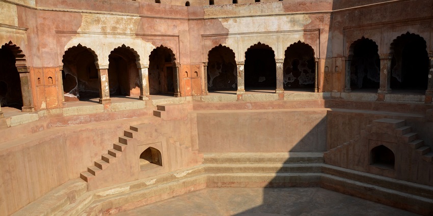 Farrukhnagar fort is one of the best places to see in Gurgaon with family due to its architectural design