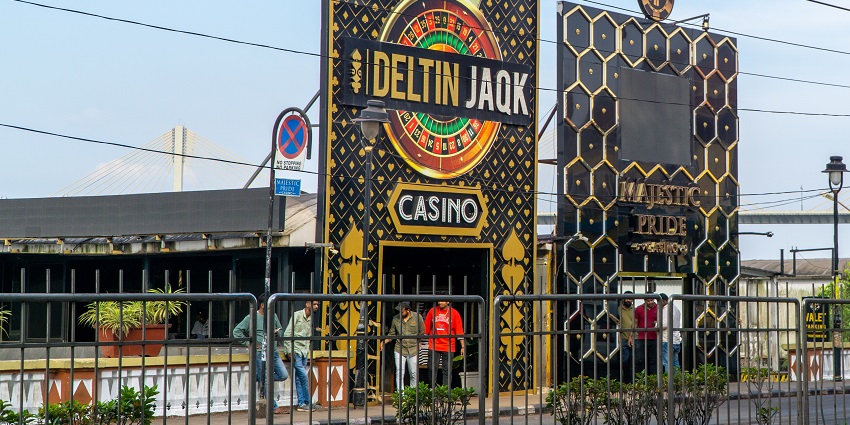 Floating Casinos provide different entertainment games both onshore and offshore.