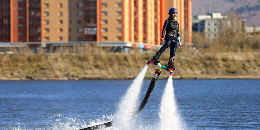 You can get propelled into the sky while flyboarding in North Goa for fun