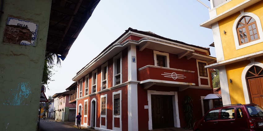 A glimpse of the colouful building of Fontainhas which was once the Latin quarters.