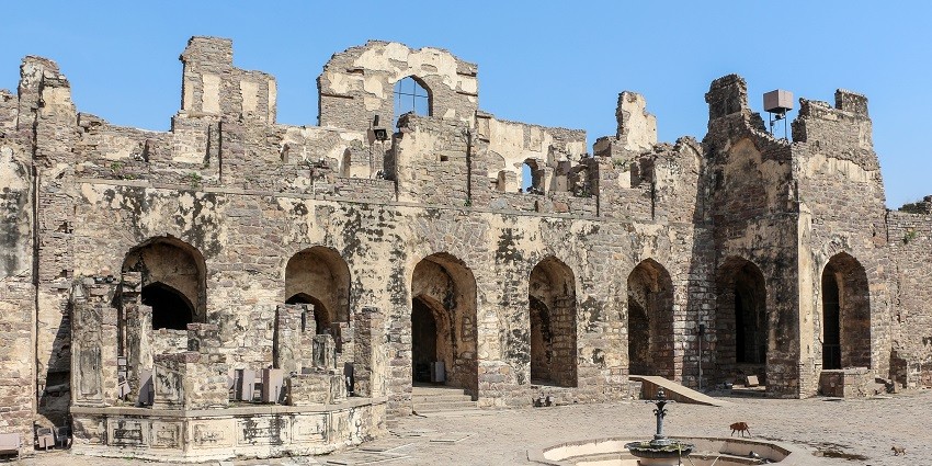 A picture of the ruined walls of a historical fort, one of the best places to visit in Panchkula