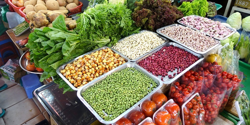Ben Thanh Market is one of the famous shopping places in Ho Chi Minh to experience a quintessential Vietnamese shopping experience.