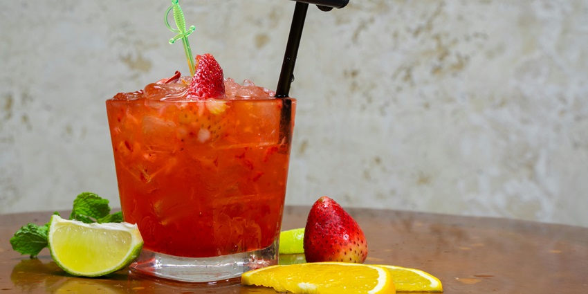 Strawberry drink being served in the parties at the bar in Ludhiana